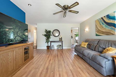 675 Westmere Rd, Des Plaines, IL 60016 photo 3