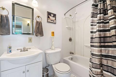 675 Westmere Rd, Des Plaines, IL 60016 photo 17