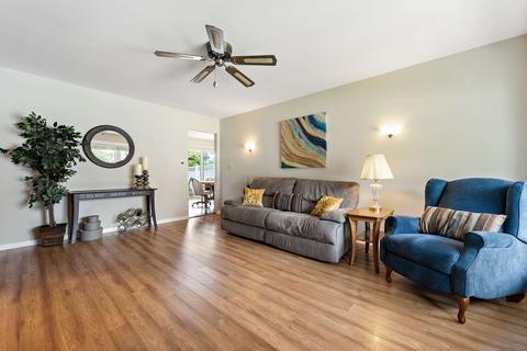 675 Westmere Rd, Des Plaines, IL 60016 photo 2