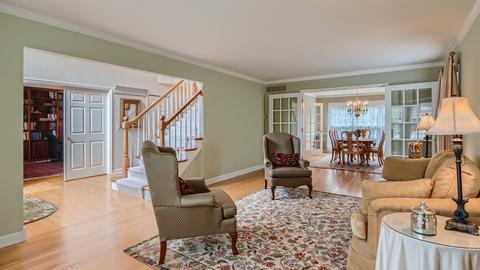 5256 Elliott Dr, Hoffman Estates, IL 60192 photo 3