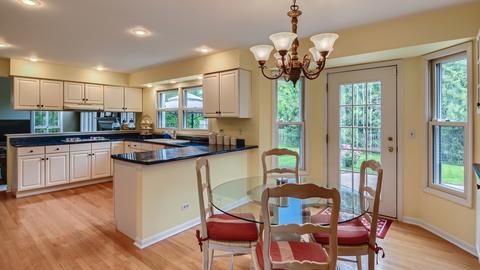 5256 Elliott Dr, Hoffman Estates, IL 60192 photo 10