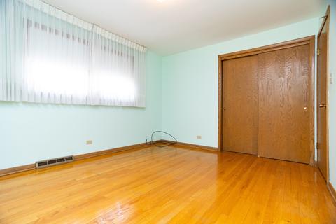 4719 W Devon Ave, Chicago, IL 60646 photo 16