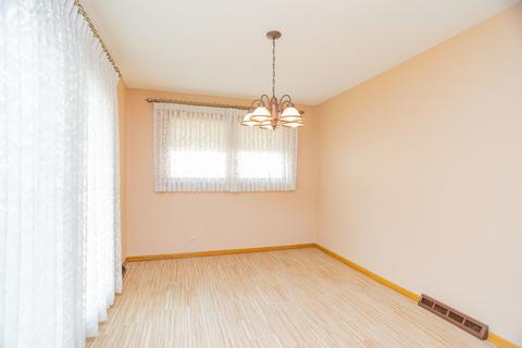 4719 W Devon Ave, Chicago, IL 60646 photo 9