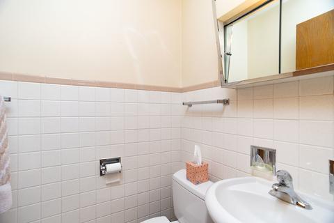 4719 W Devon Ave, Chicago, IL 60646 photo 10