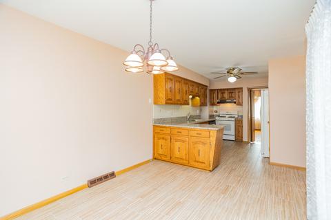 4719 W Devon Ave, Chicago, IL 60646 photo 8