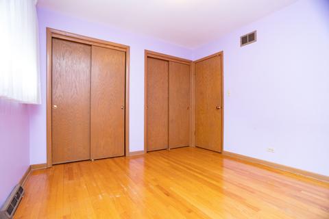 4719 W Devon Ave, Chicago, IL 60646 photo 13