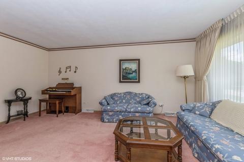 7913 W 73rd St, Bridgeview, IL 60455 photo 3