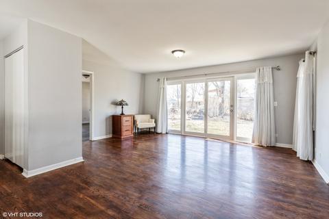 766 S 4th Ave, Des Plaines, IL 60016 photo 2