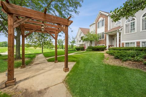 2252 Dawson Ln, Algonquin, IL 60102 photo 1