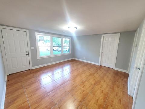 328 Eastern Ave, Aurora, IL 60505 photo 2