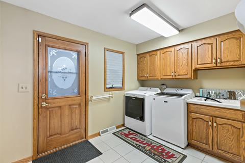 Undisclosed, Lansing, IL 60438 photo 9