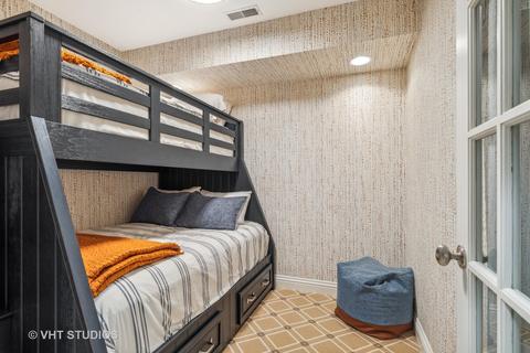 54 Elm St, Chicago, IL 60611 photo 19