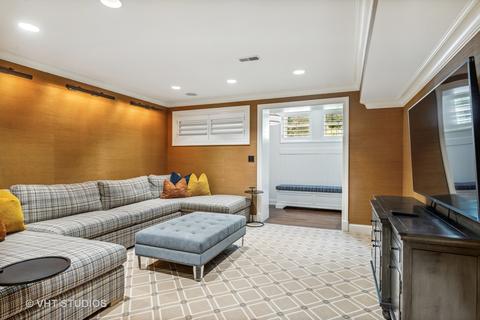 54 Elm St, Chicago, IL 60611 photo 23