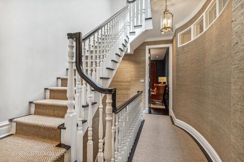 54 Elm St, Chicago, IL 60611 photo 21