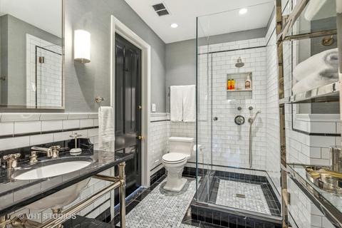 54 Elm St, Chicago, IL 60611 photo 18