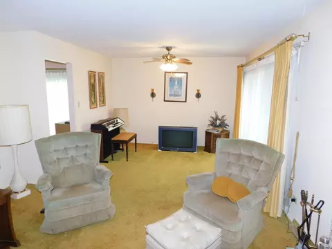 829 Hemlock Dr, Sleepy Hollow, IL 60118 photo 5
