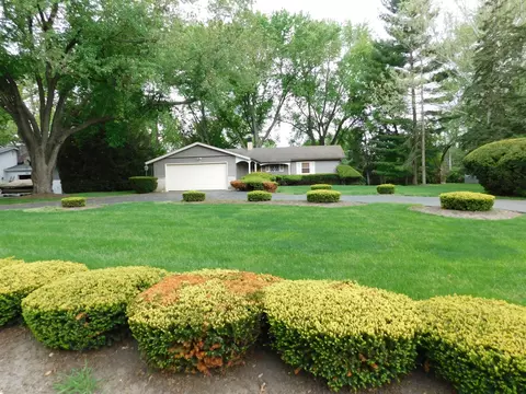 829 Hemlock Dr, Sleepy Hollow, IL 60118 photo 1