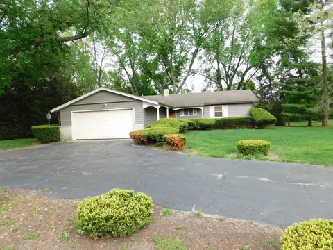829 Hemlock Dr, Sleepy Hollow, IL 60118 photo 2