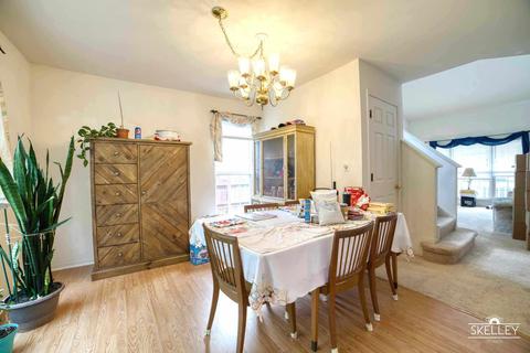 1452 Knotty Pine Dr, Elgin, IL 60123 photo 5