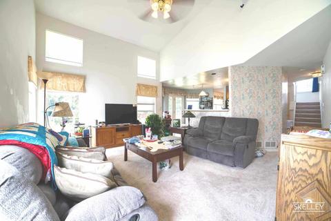1452 Knotty Pine Dr, Elgin, IL 60123 photo 4