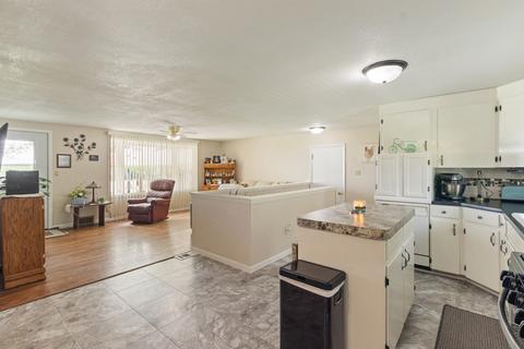 1806 E 37th St, Sterling, IL 61081 photo 8