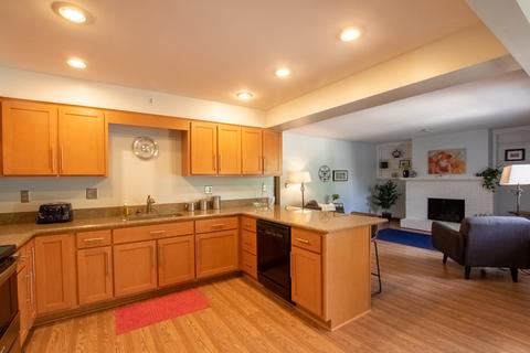 770 Audrey Ave, Aurora, IL 60505 photo 4