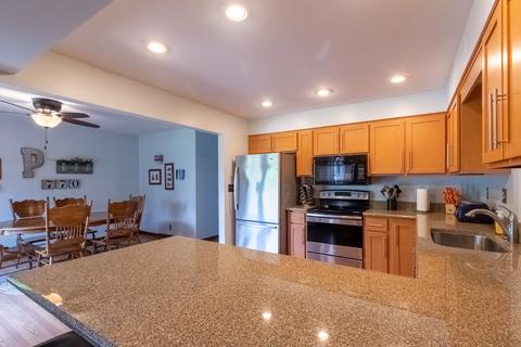 770 Audrey Ave, Aurora, IL 60505 photo 9