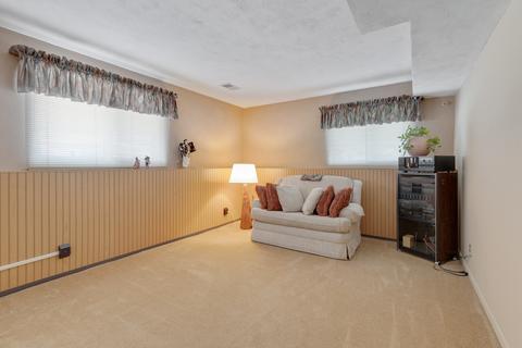 300 Springfield Ter, Des Plaines, IL 60018 photo 24