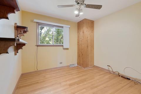 300 Springfield Ter, Des Plaines, IL 60018 photo 22