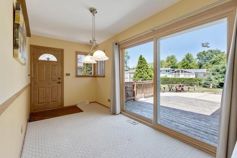 300 Springfield Ter, Des Plaines, IL 60018 photo 15