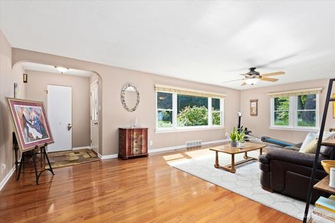 179 Central Ave, Aurora, IL 60506 photo 4