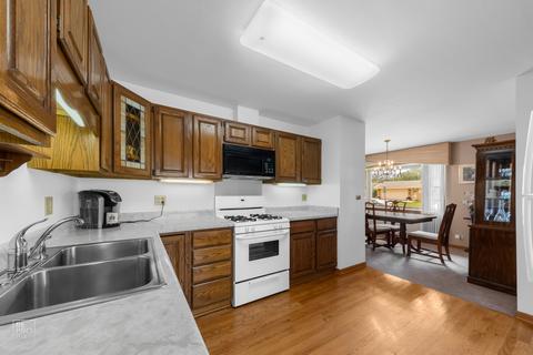 619 Jon Ln, Des Plaines, IL 60016 photo 5