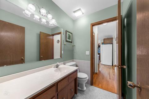 619 Jon Ln, Des Plaines, IL 60016 photo 9