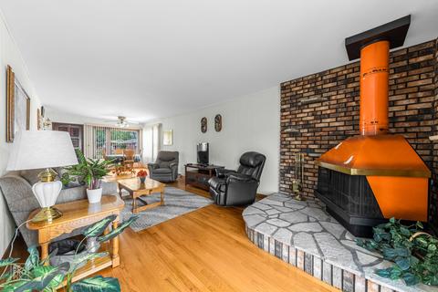 619 Jon Ln, Des Plaines, IL 60016 photo 3