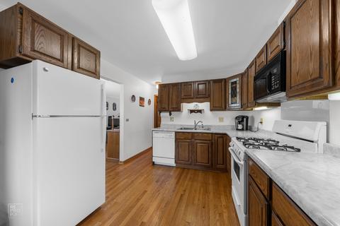 619 Jon Ln, Des Plaines, IL 60016 photo 4