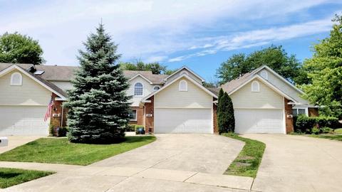 8532 Pearson Dr, Darien, IL 60561 photo 2