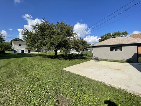 420 W 3rd St, Spring Valley, IL 61362 photo 2