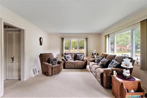 1525 W Bourbonnais St, Kankakee, IL 60901 photo 2