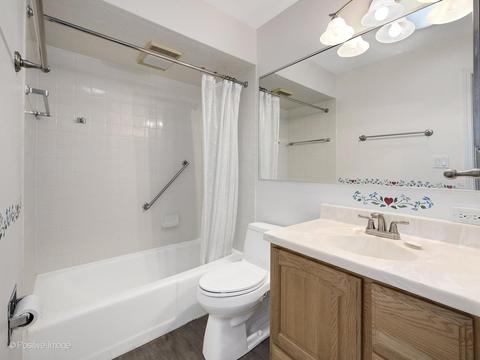 925 Wheaton Oaks Dr, Wheaton, IL 60187 photo 13