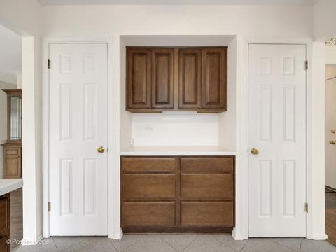 925 Wheaton Oaks Dr, Wheaton, IL 60187 photo 5