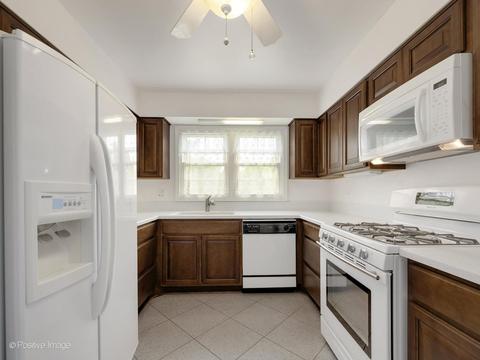 925 Wheaton Oaks Dr, Wheaton, IL 60187 photo 7