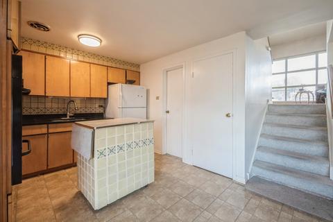 1338 E 87th St, Chicago, IL 60619 photo 3