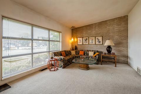 1338 E 87th St, Chicago, IL 60619 photo 8