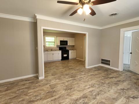 501 E Mill St, Chenoa, IL 61726 photo 3