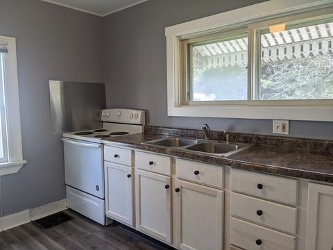 944 S 17th Ave, Freeport, IL 61032 photo 5