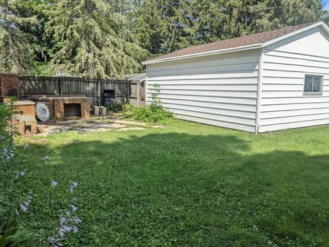 944 S 17th Ave, Freeport, IL 61032 photo 12