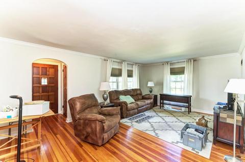 138 E Union St, Seneca, IL 61360 photo 6