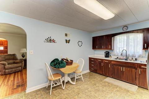 138 E Union St, Seneca, IL 61360 photo 15