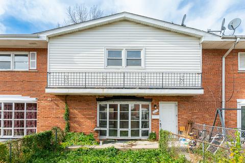 8834 Dee Rd, Des Plaines, IL 60016 photo 1