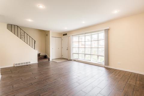 8834 Dee Rd, Des Plaines, IL 60016 photo 4